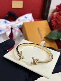 Louis Vuitton LV Rose Quartz Floral Letter Gold Open Bracelet-3720  
