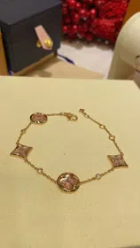 Louis Vuitton LV Pink Mother-of-Pearl Floral Four-Leaf Clover Rose Gold Bracelet-3728  