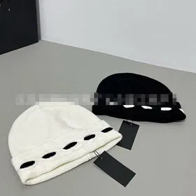 Chanel outdoor warm and cold-resistant knitted beanie hat-5847  