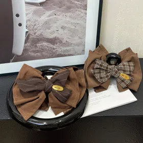 Miu Miu large bow hair clip at the back of the head-6269  